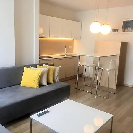 Modern & Cozy Apartment In Antalya City / Wifi + Pool Daire